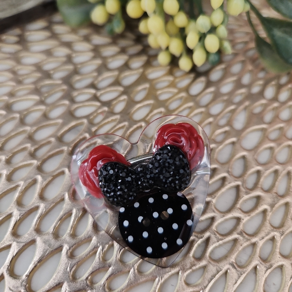 Minnie Mouse hairclip